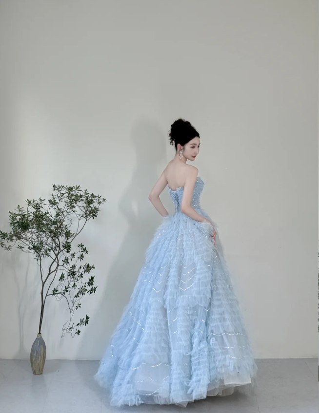 Verträumtes himmelblaues trägerloses Tüll-Abendkleid in A-Linie, bodenlang, für den Abschlussball P4126