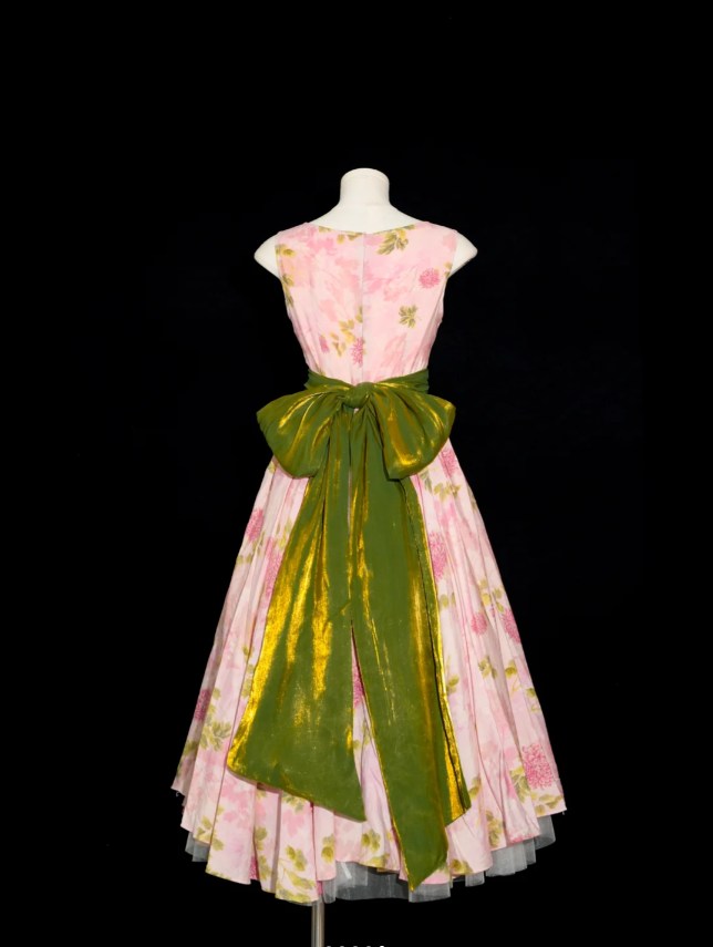 Retro Rosa Blumenmuster A-Linien Ballkleid mit Rundhalsausschnitt und Schleifengürtel P4135