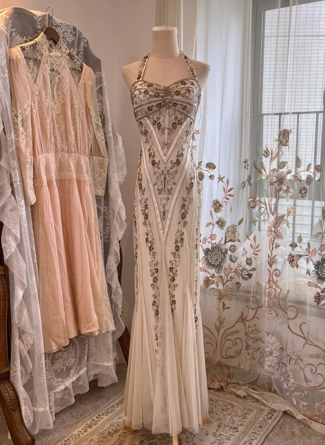 Vintage Weiß Meerjungfrau Neckholder Perlen Rückenfrei Tüll Langes Ballkleid Abendkleid P4163