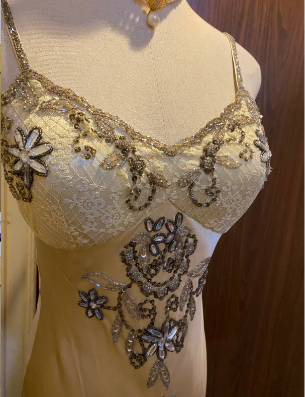 Vintage Beige Goldene unregelmäßige Träger Perlenstickerei Spitze Ballkleid Abendkleid P4179