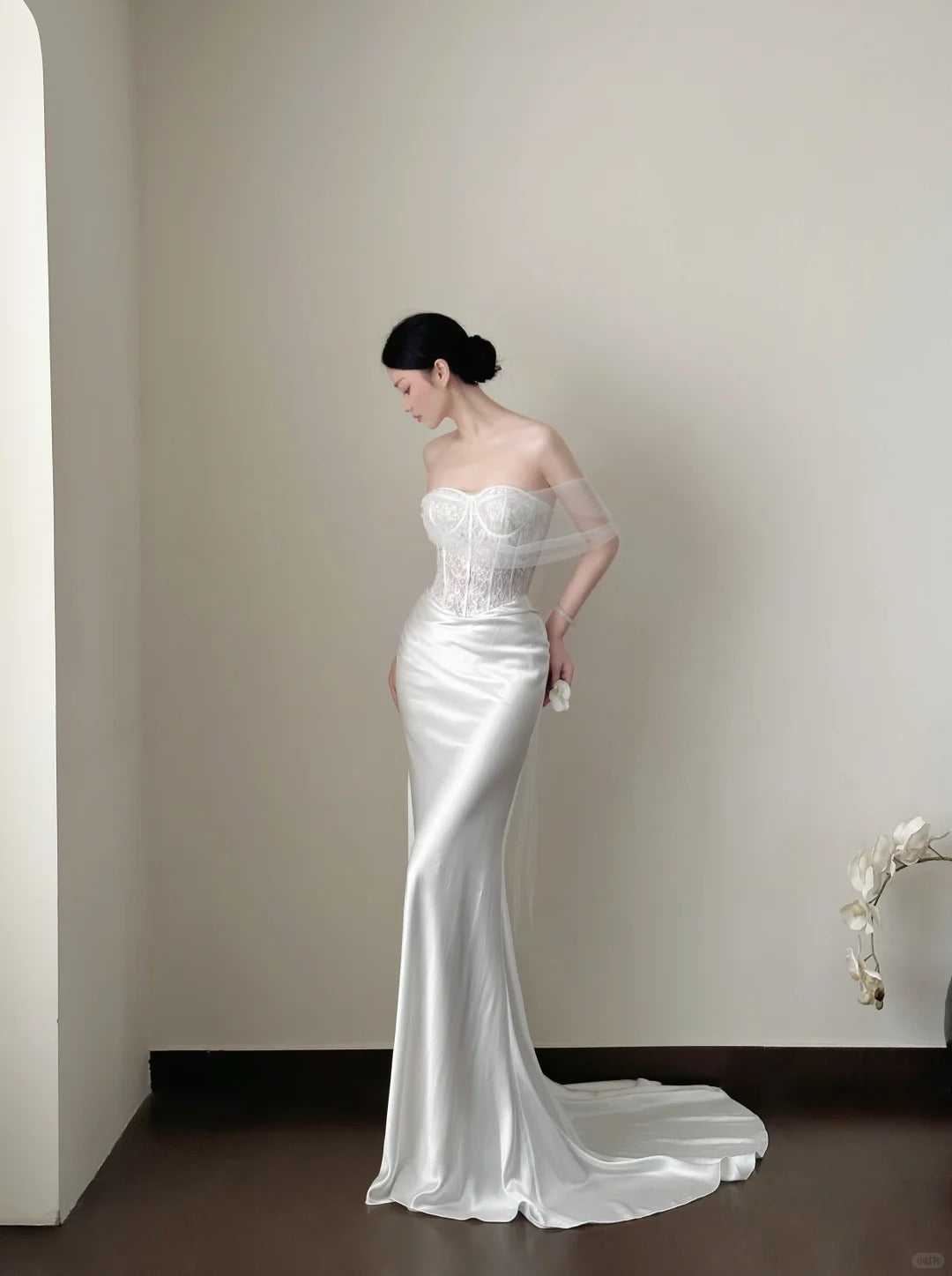 Elegant White Mermaid Sweetheart Neckline Lace Satin Long Wedding Dress P4021