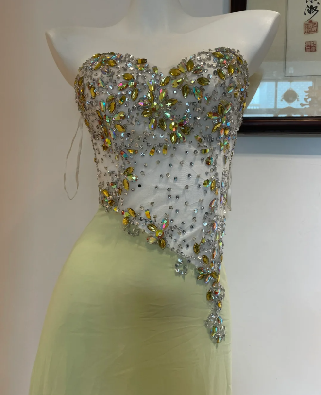 Wunderschönes Meerjungfrauen-Abendkleid mit herzförmigem Ausschnitt, Strass und Chiffon P4275