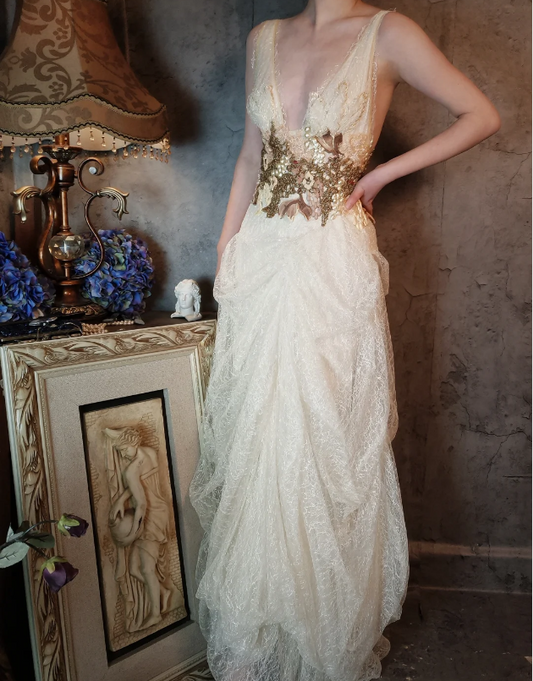 Robe de soirée longue de bal en dentelle florale 3D perlée vintage ivoire décolleté plongeant P4323