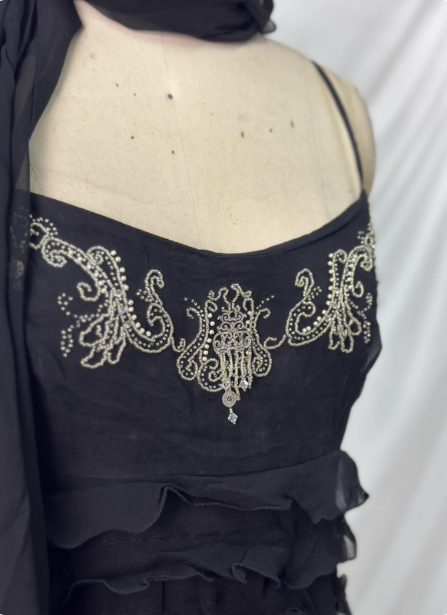 Elegantes Vintage Schwarzes Meerjungfrau Abendkleid mit dünnen Trägern und Stickereien aus Chiffon P4385