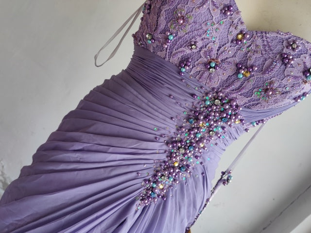Elegantes lila Sweetheart Perlen-Spitze Falten Tüll langes Ballkleid Abendkleid P4718