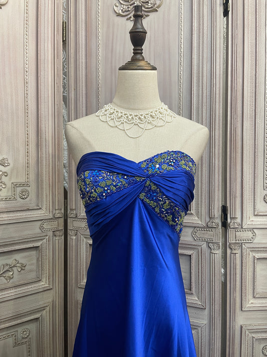 Elegantes königsblaues Sweetheart-Kleid mit Schleppe, Perlen und Satin für Abschlussball und Abend P4730