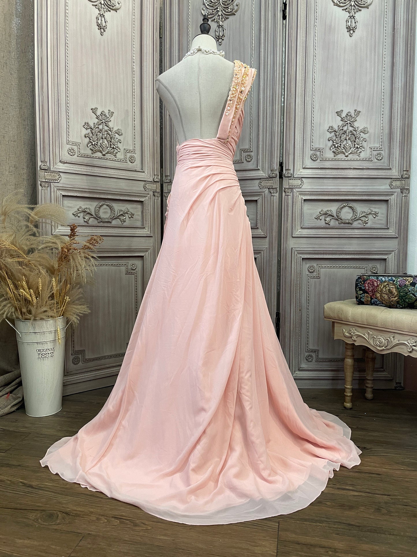 Elegantes pinkes One-Shoulder Perlen Twist gerafftes Chiffon Schleppen Ballkleid Abendkleid P4736