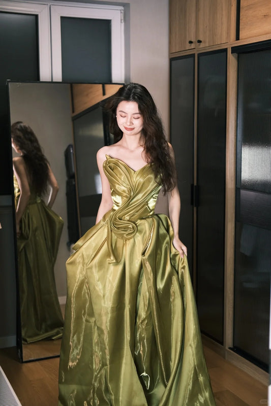 Robe de bal/de soirée bustier vintage en satin brillant fendu avec torsion 3D et traîne P4768