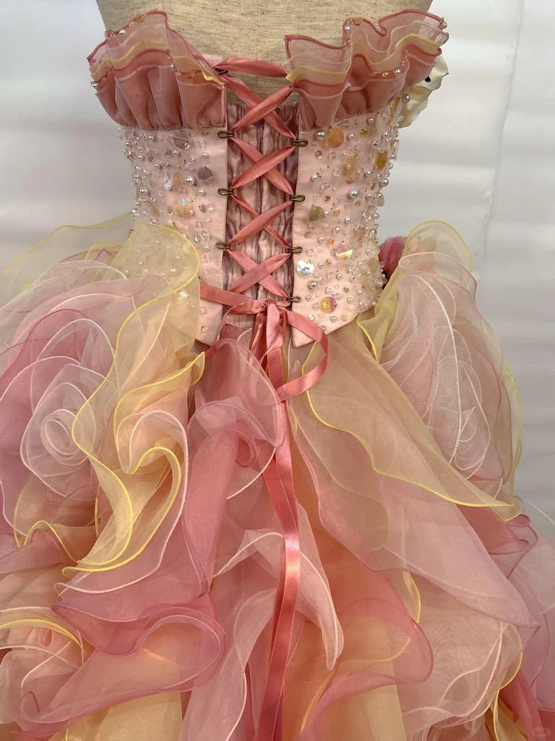 Robe de bal en organza étagée rose-jaune dégradé de rêve sans bretelles avec rose florale 3D, perles, paillettes et traîne, robe de soirée Sweet 16 P4804