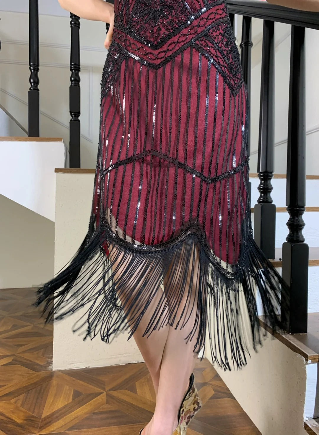 Vintage Burgund V-Ausschnitt Ärmelloses Perlen Pailletten Quasten Tüll Ballkleid Abendkleid P4825