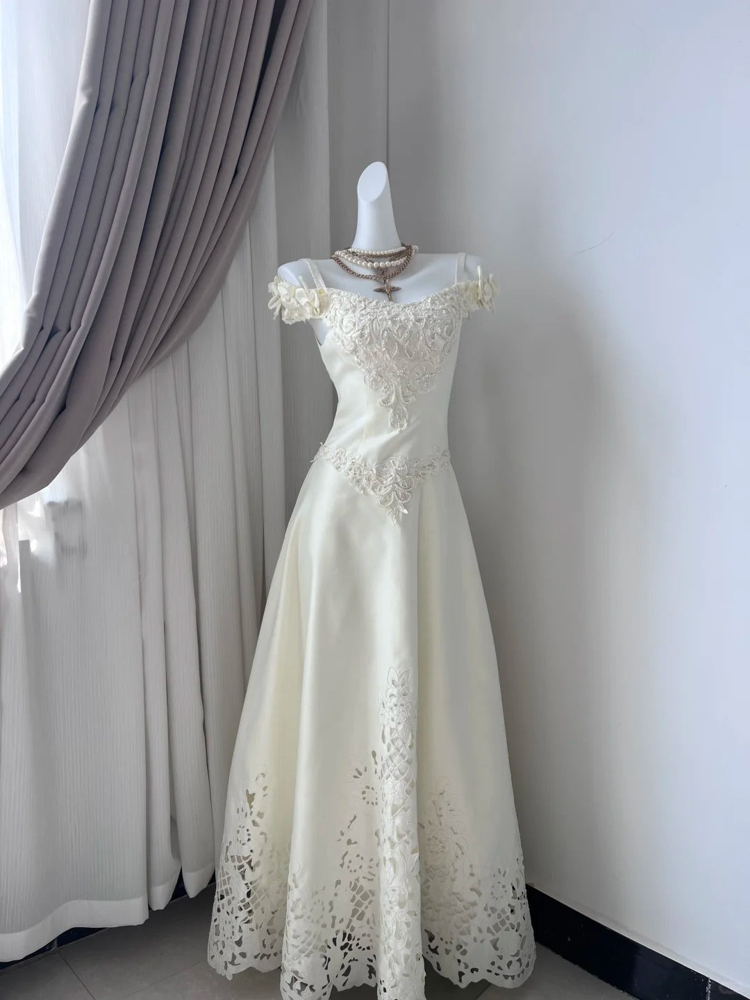 Vintage Ivory Pearl Lace Satin Long Prom Dress P4836 – PreppyDress