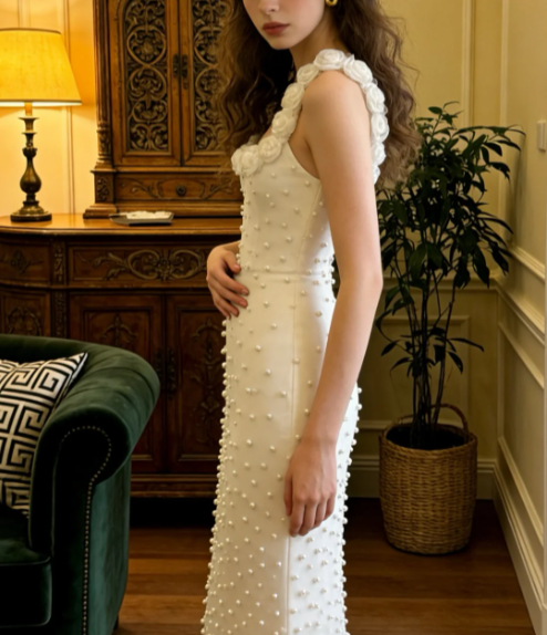 Elegantes elfenbeinfarbenes Meerjungfrauen-Abendkleid mit Spaghettiträgern, eckigem Ausschnitt, 3D-Rosen und Perlen aus Satin, langes Ballkleid P4912