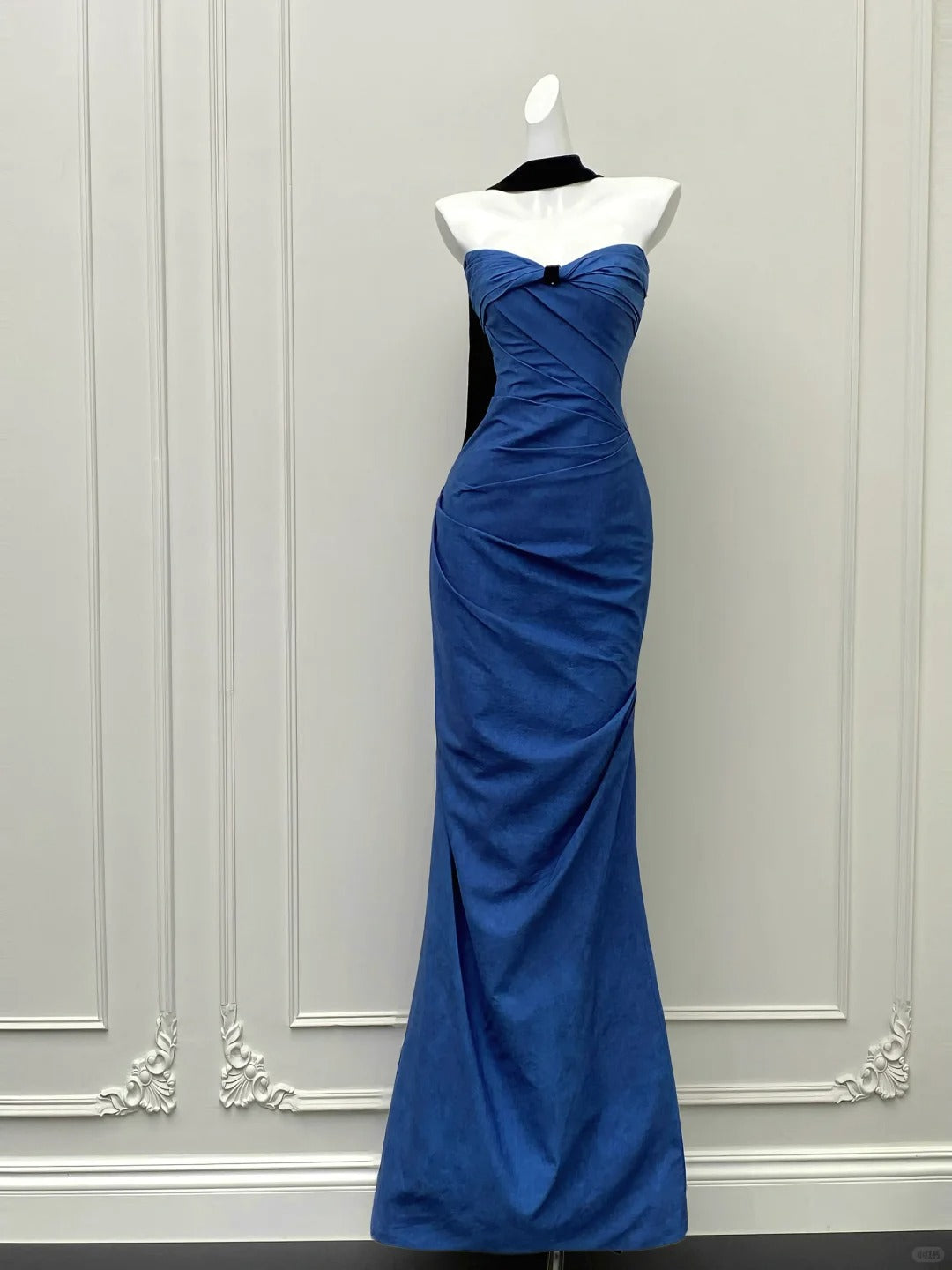 Elegantes königsblaues Meerjungfrauen-Trägerlos-Plissee langes Ballkleid Abendkleid P4096
