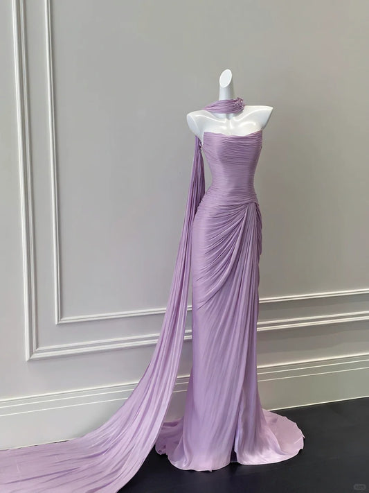 Elegantes, figurbetontes, trägerloses, plissiertes Satin-Ballkleid Abendkleid P4097 in Lila