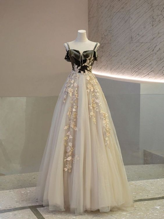 Robe de soirée longue trapèze en tulle avec bretelles P1083
