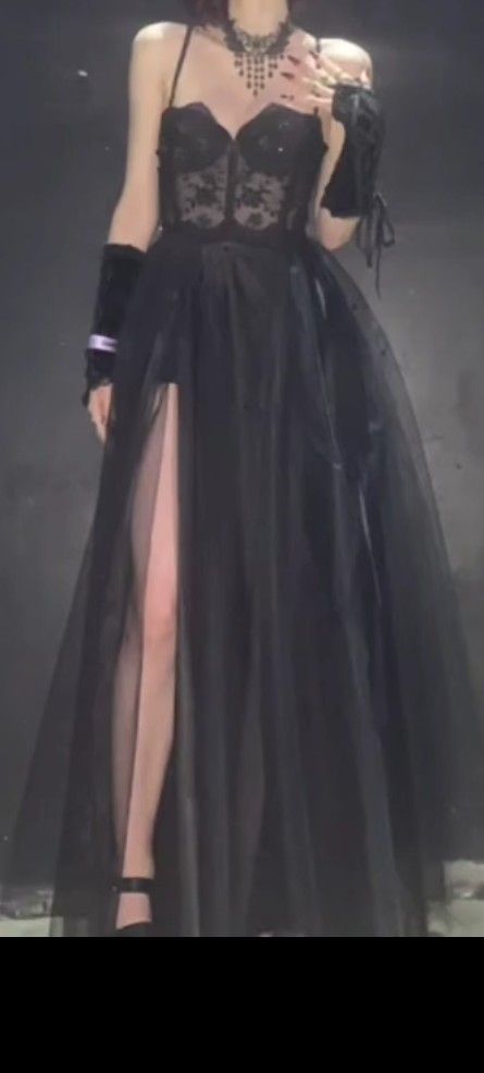 Modest A line Straps Black Lace Prom Dresses P1230