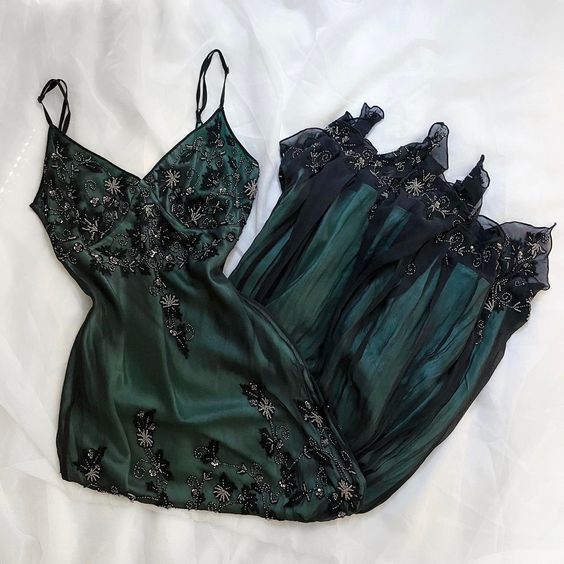 Glitzerndes A-Linien Ballkleid mit Spaghettiträgern in Dunkelgrün P1664