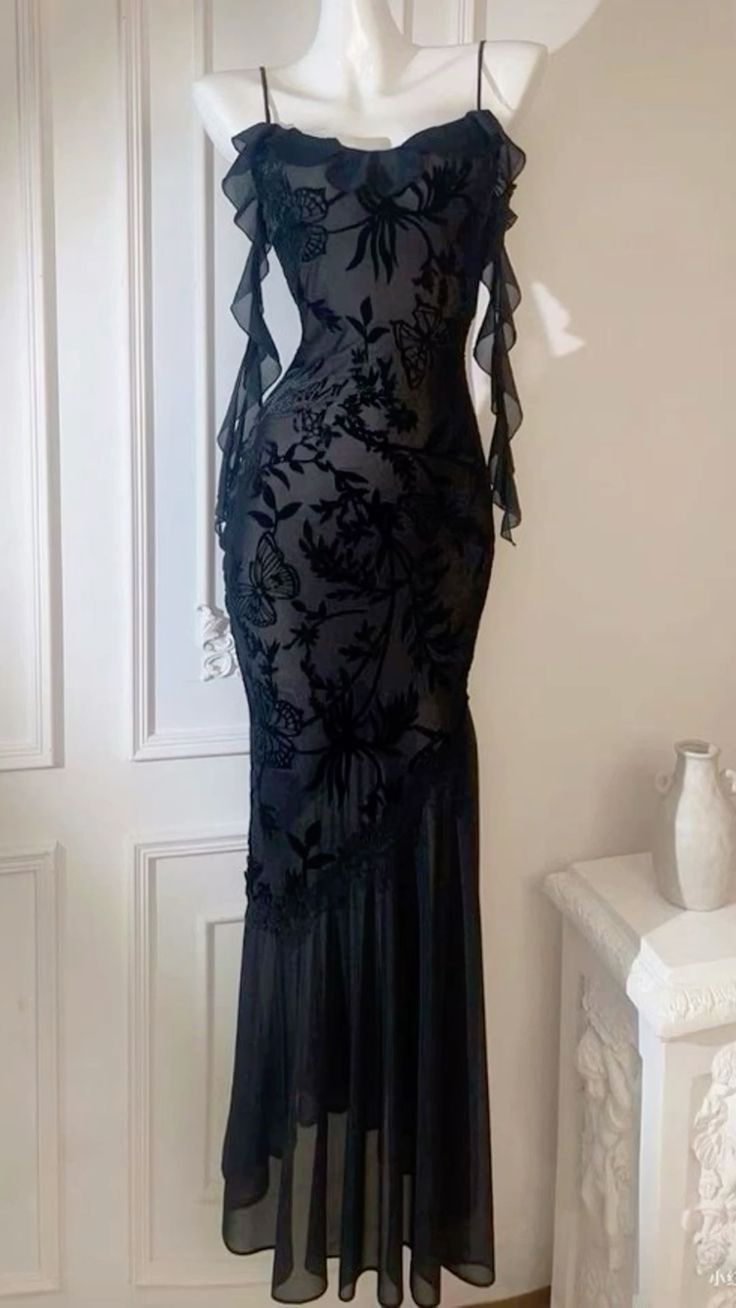 chic evening dresses Rose Gold Sequins Off-the-Shoulder Formal Dresses Dbrbridal quarter sleeves Chic Sheath Spaghetti Straps Black