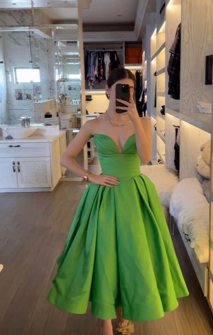Simple Ball Gown Sweetheart Green Satin Prom Dresses Birthday Outfits Simple Ball Gown Sweetheart Green Satin Prom Dresses Birthday Outfits