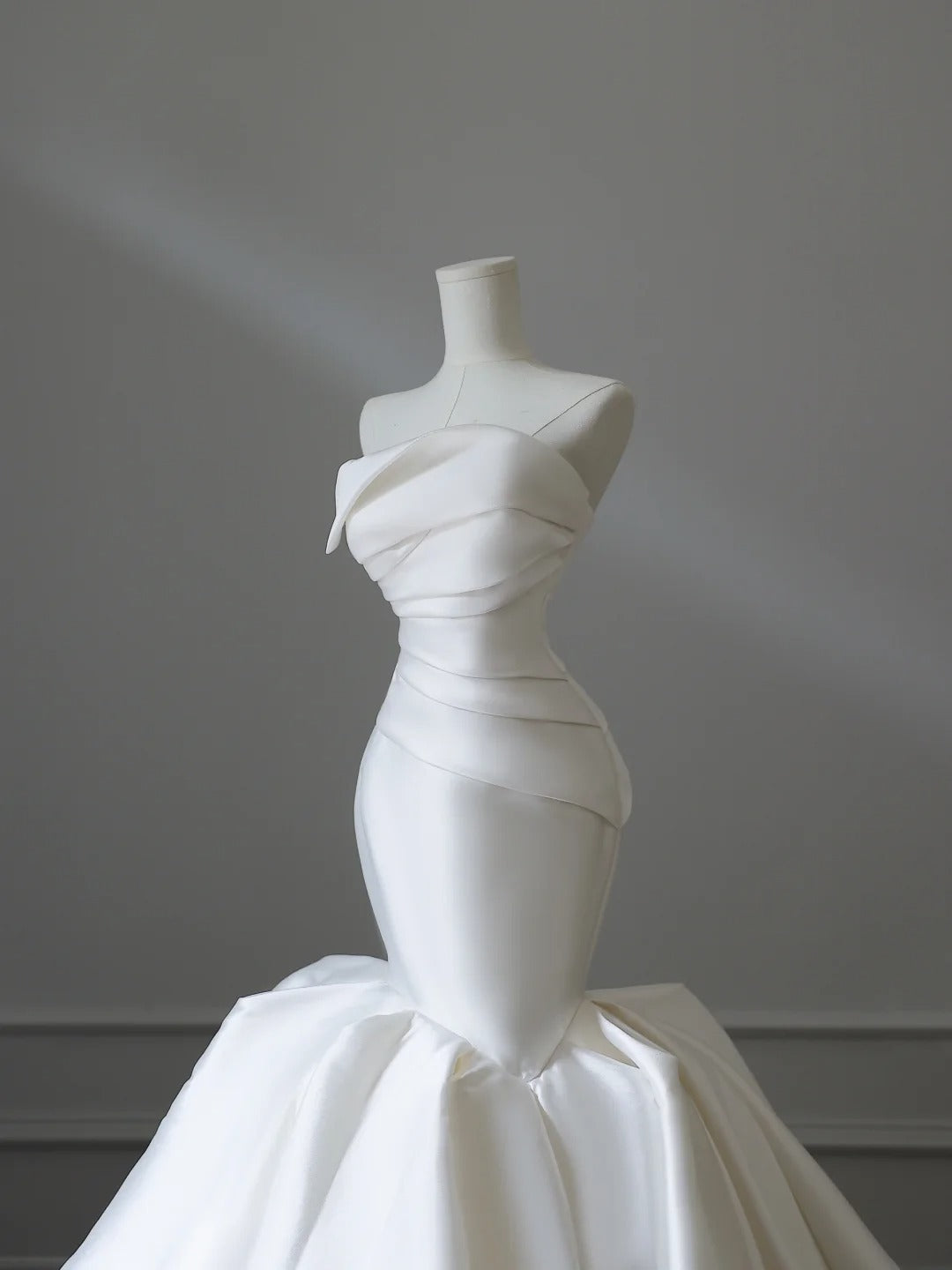 Elegant White Strapless Satin Mermaid Simple Wedding Dress P2543