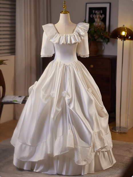 French retro princess on the run white satin square neck short sleeve floor length wedding dress P2628