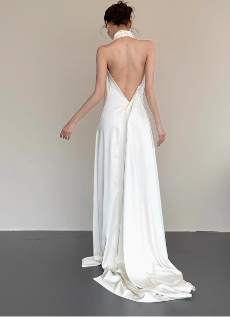 Simple halterneck white off-shoulder silk backless wedding dress P2703