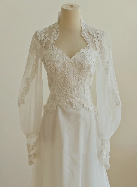 Vintage Lace V-Neck Long Sleeves Trailing Wedding Dress P2746