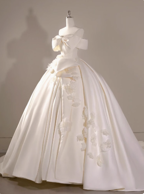 Elegant and simple one-shoulder satin flower white wedding dress P2765