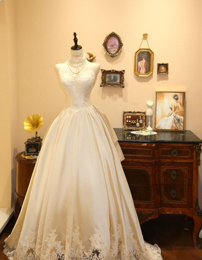 French Retro White Lace Off-shoulder Satin A-line Wedding Dress P2773 PreppyDress French Retro White Lace Off-shoulder Satin A-line Wedding Dress P2773 PreppyDress