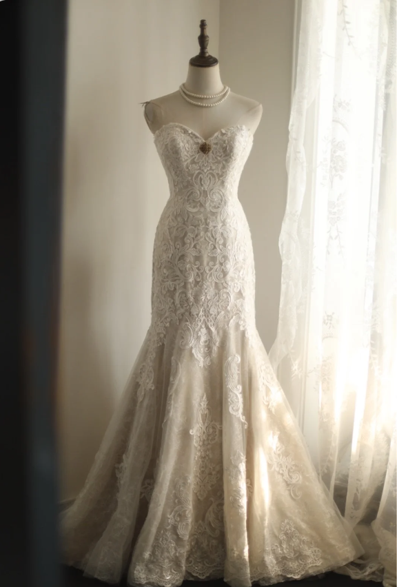 Vintage Lace Mesh Splicing Heart-Shaped Neck Mermaid Princess Wedding Vintage Lace Mesh Splicing Heart-Shaped Neck Mermaid Princess Wedding