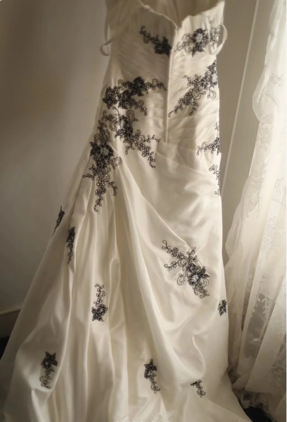 Retro Palace Irregular Satin Beaded Strap Wedding Dress P2818