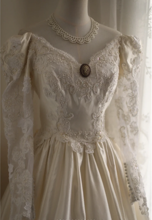 Cream Beige Palace Retro Long Sleeve Bow Satin Wedding Dress P2861