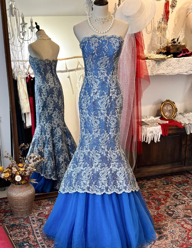 Vintage Sapphire Blue Bandeau Mermaid Wedding Dress with Lace on the O – PreppyDress Vintage Sapphire Blue Bandeau Mermaid Wedding Dress with Lace on the O – PreppyDress