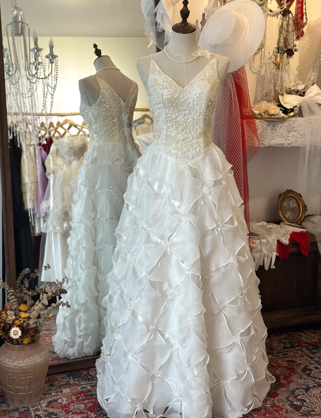 Chic White Strapless V-Neck Beaded Diamond Tulle Wedding Dress P2932 PreppyDress Chic White Strapless V-Neck Beaded Diamond Tulle Wedding Dress P2932 PreppyDress