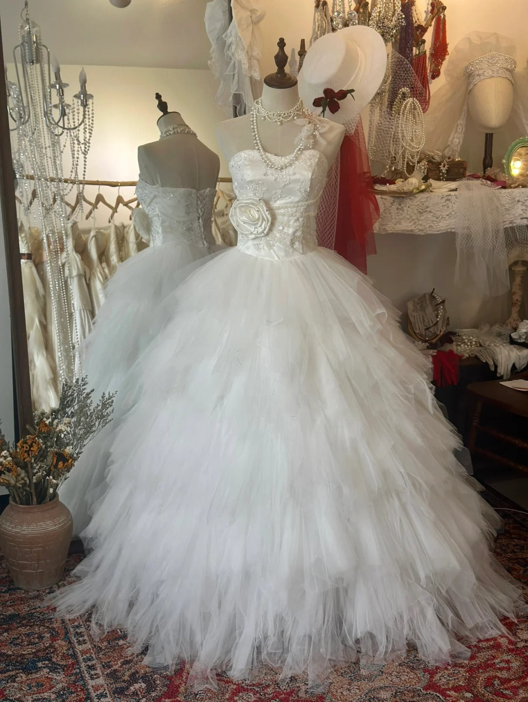 Elegant White Sweetheart Neck Layered Tulle Cake Princess Floor-Length Elegant White Sweetheart Neck Layered Tulle Cake Princess Floor-Length