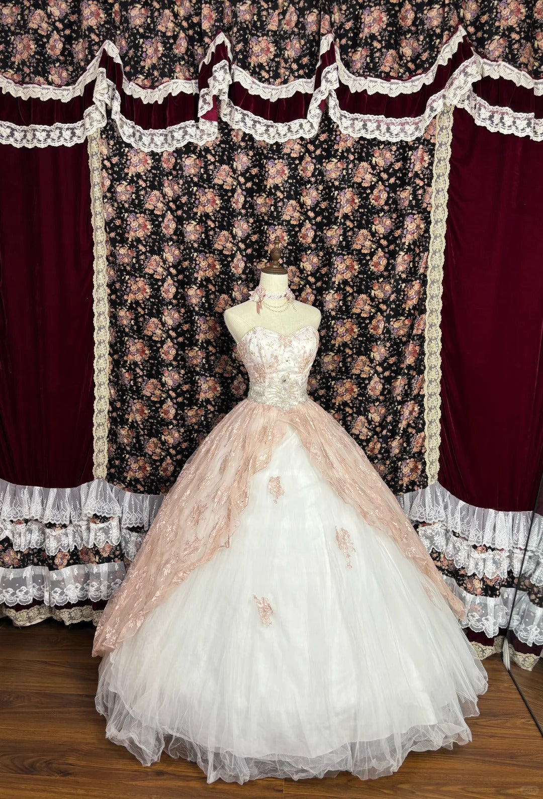 Moonlit Rose Heart-Shaped Neck Wedding Dress for Opening Ceremony with Moonlit Rose Heart-Shaped Neck Wedding Dress for Opening Ceremony with