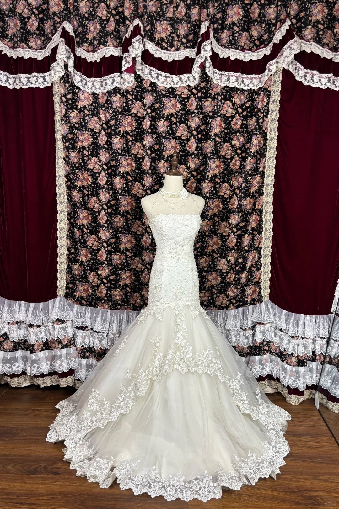 Retro Elegant Strapless White Heavy Beaded Lace Mermaid Wedding Dress PreppyDress Retro Elegant Strapless White Heavy Beaded Lace Mermaid Wedding Dress PreppyDress