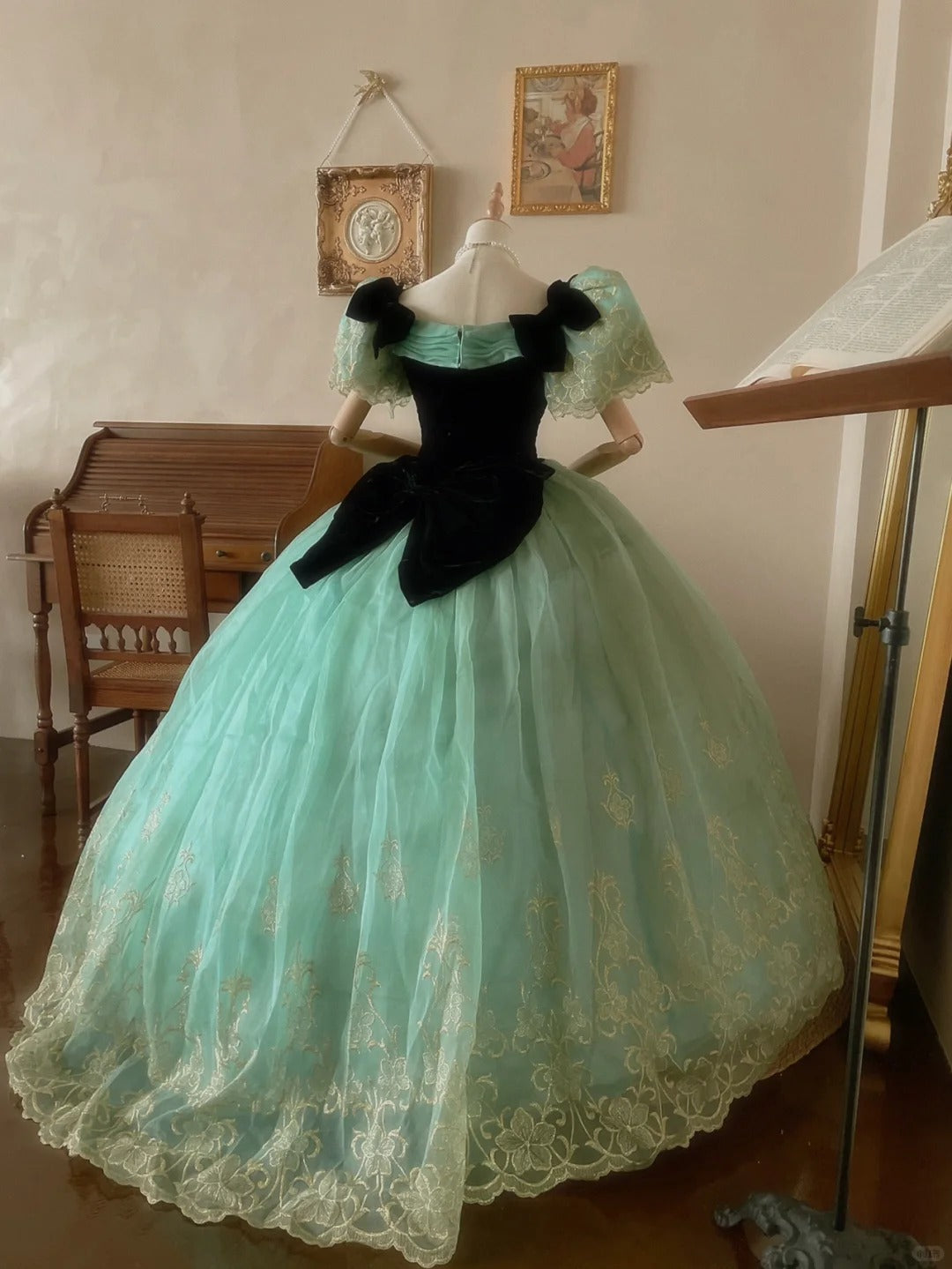 Fresh aqua velvet with one-shoulder tulle braided lace puffy skirt wedding dress P3072