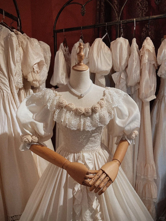 Retro Round Neck Furry 3D Flower Puff Sleeve A-Line Princess Wedding Dress P3081