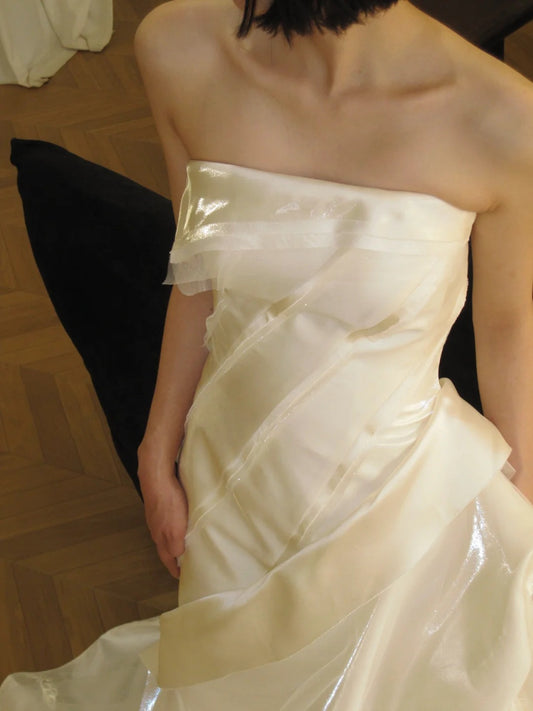 Shiny satin strapless wedding dress with elegant train P3102