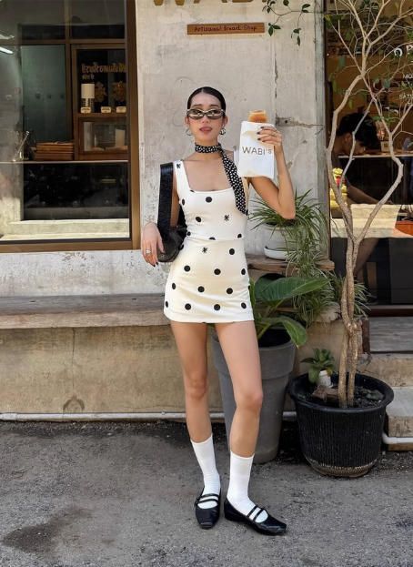 White irregular polka dot square neck sleeveless slim fit hip homecoming dress P3225