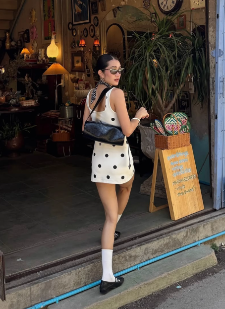 White irregular polka dot square neck sleeveless slim fit hip homecoming dress P3225