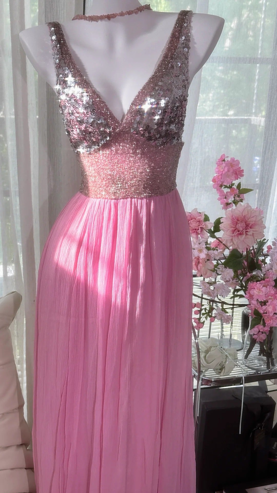 Vintage Beaded V-Neck Sequined Chiffon Backless Prom Dress P3265