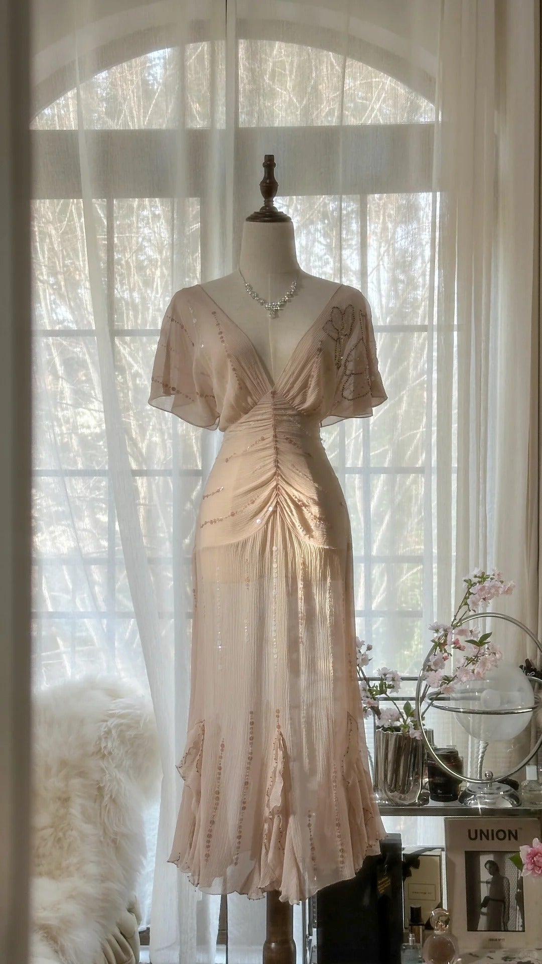 Elegant Pink V-neck Short-sleeved Chiffon Flowing Prom Dress P3309