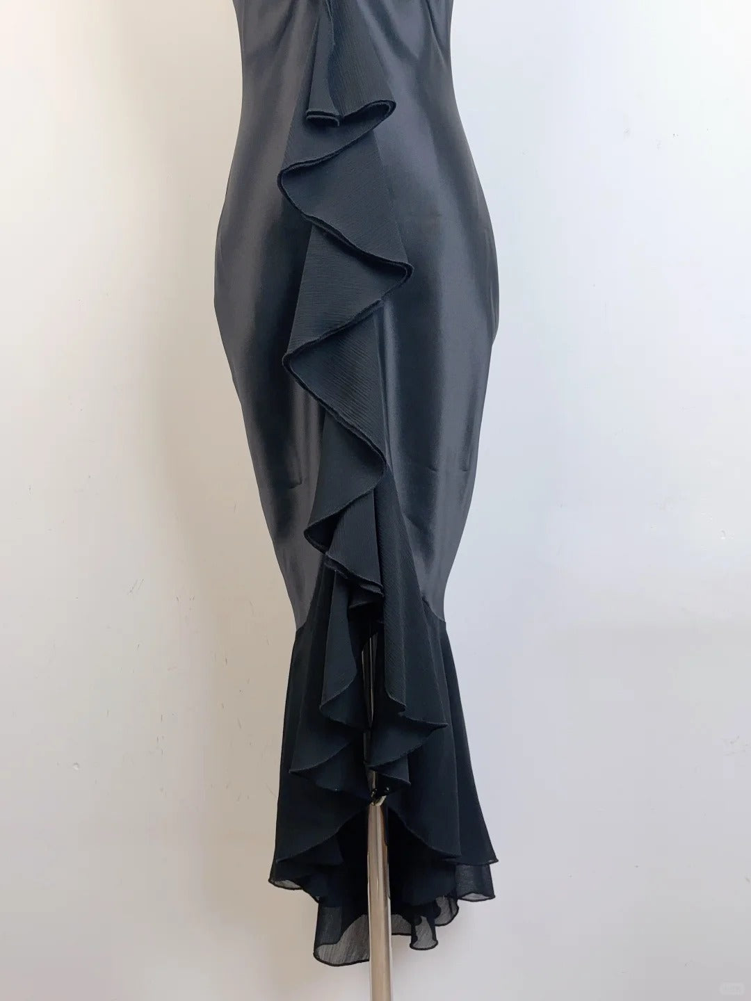 Elegant Black Strapless Satin Mermaid Homecoming Dress P3360