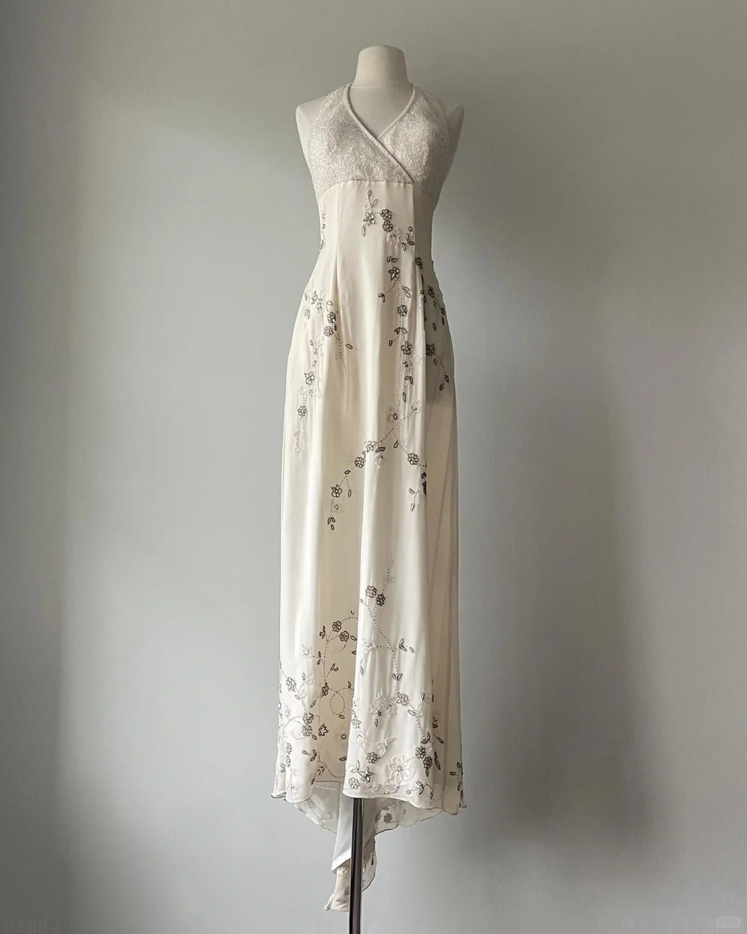 Elegant White Halter Neck Chiffon Beaded Prom Dress P3398