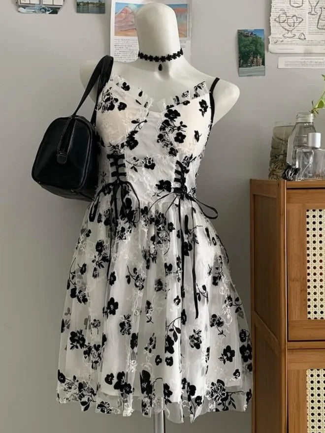 Princess Spaghetti Strap Sweetheart Neck Lace Black Floral A-Line Home PreppyDress Princess Spaghetti Strap Sweetheart Neck Lace Black Floral A-Line Home PreppyDress