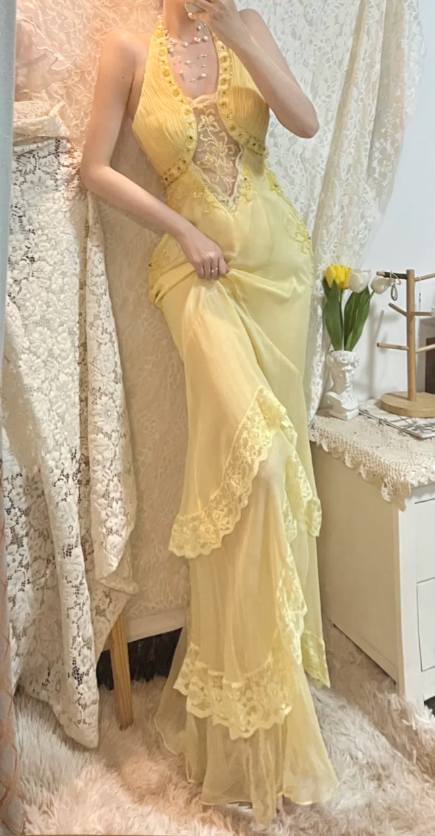 Elegant Yellow Halter Neck Bias Chiffon Lace Trim Prom Dress P3766