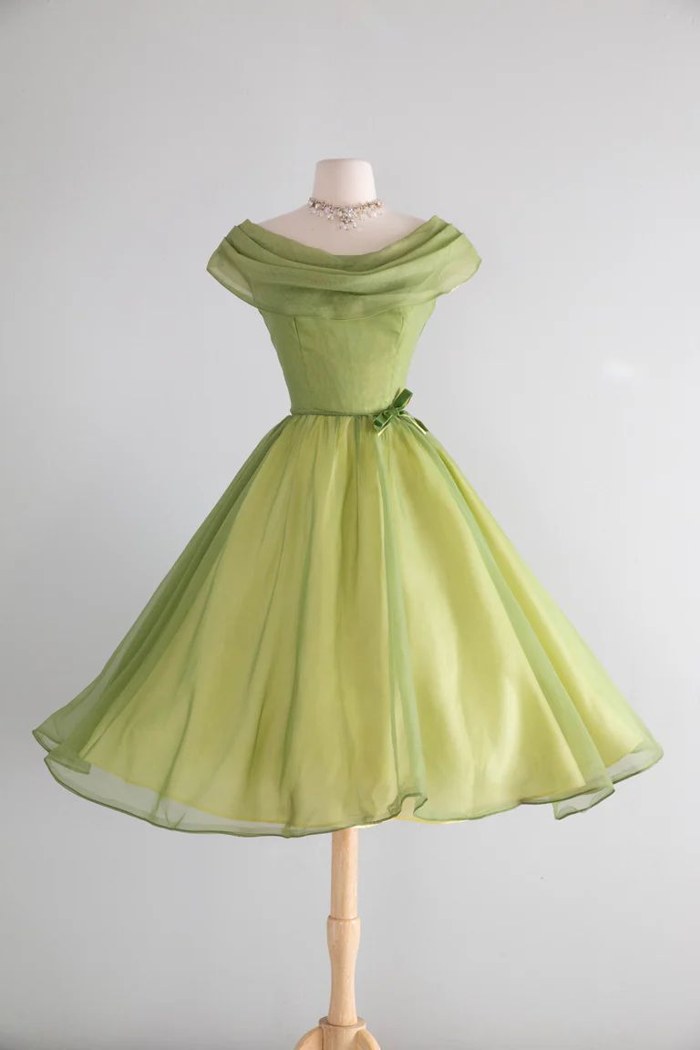 Beauty Homecoming Dress A Line Light Green Crew Neck Pleated Cocktail – PreppyDress