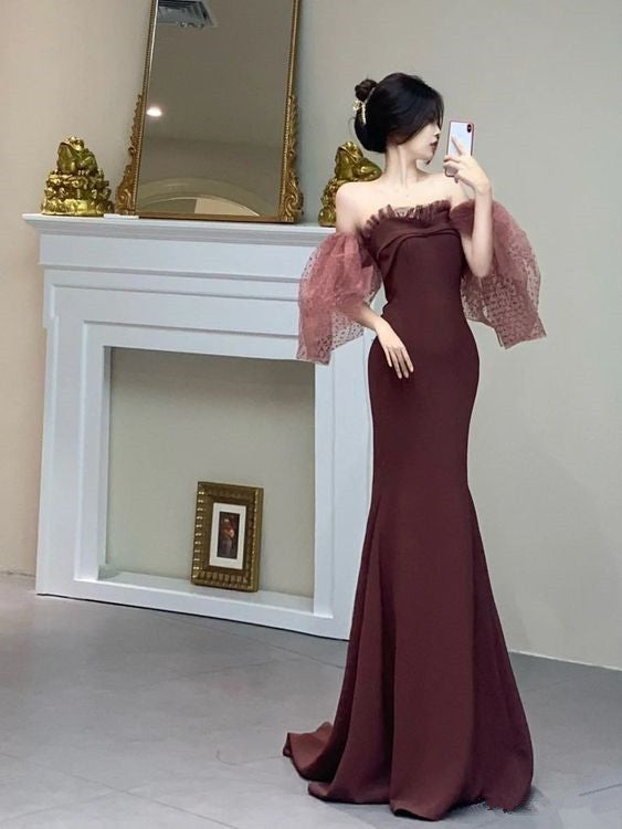 Robe de bal longue bordeaux unique en tulle, coupe sirène, avec manches et épaules dénudées P586